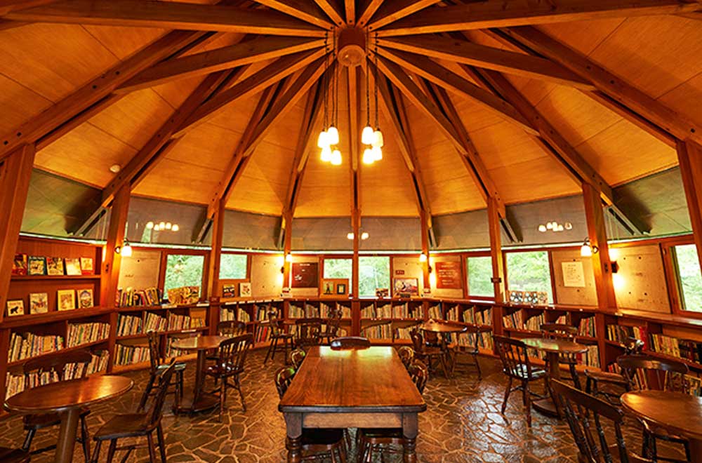 軽井沢 絵本の森美術館